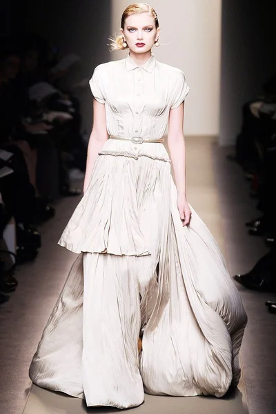 Look 32